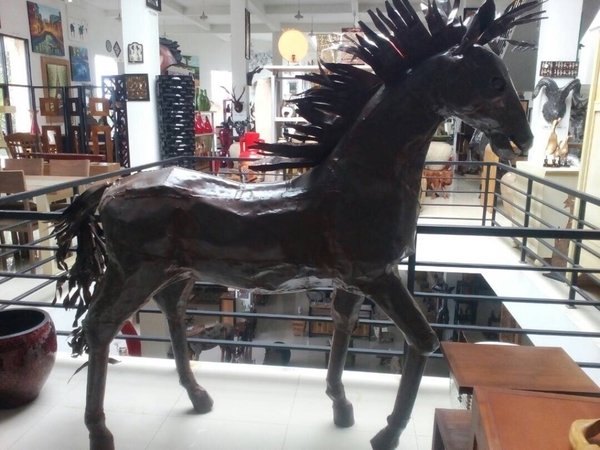 Skulptur Pferd Dekoration Pferde Figur Design Hengst Statue Stute Kunst Wohnzimmer Gartendeko